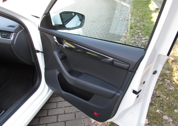 Skoda Octavia cena 54800 przebieg: 182698, rok produkcji 2018 z Bytom małe 596